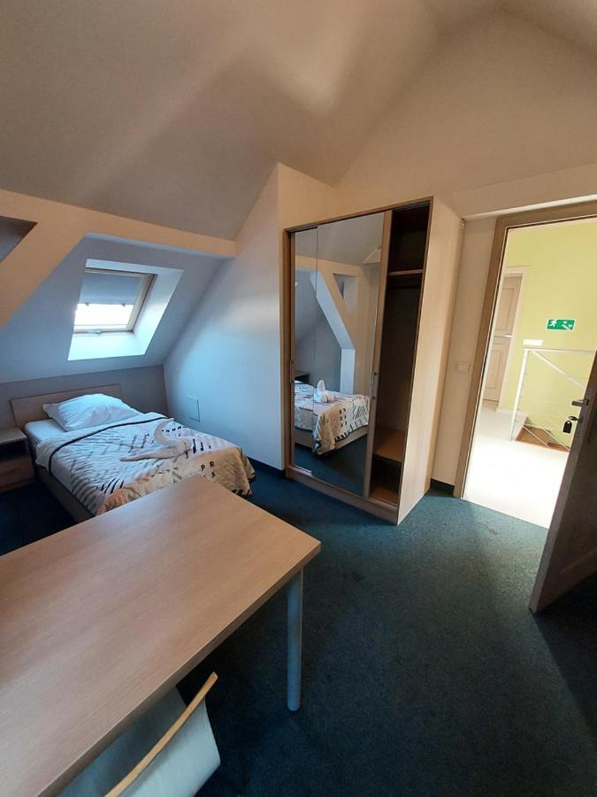 Hotel Wosir Drzonkow Grünberg Exterior foto